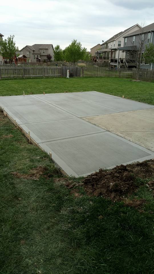Concrete patio slab Kansas City — large backyard pour | Ford Concrete