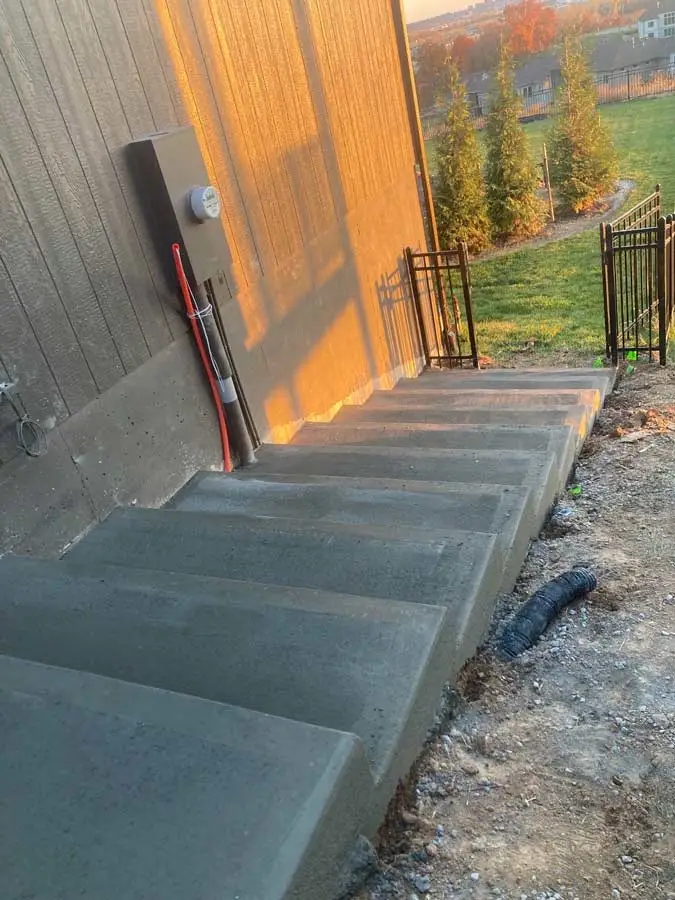 ADA-compliant concrete steps Kansas City — commercial building access | Ford Concrete